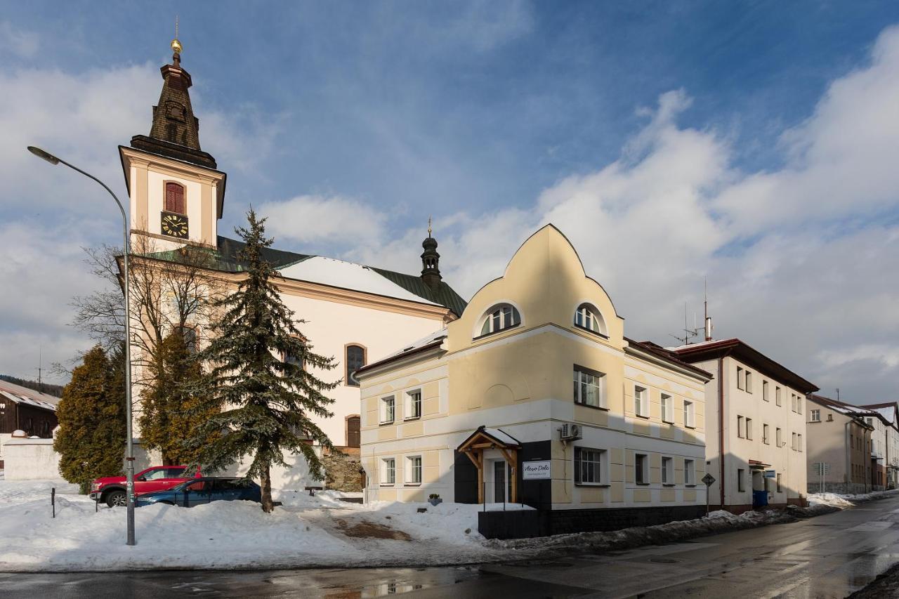 Vlevo&Dole Hotel Rokytnice nad Jizerou Buitenkant foto
